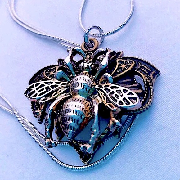 Brazenly Buzzin' Handcrafted Necklace - Picture 4 of 5